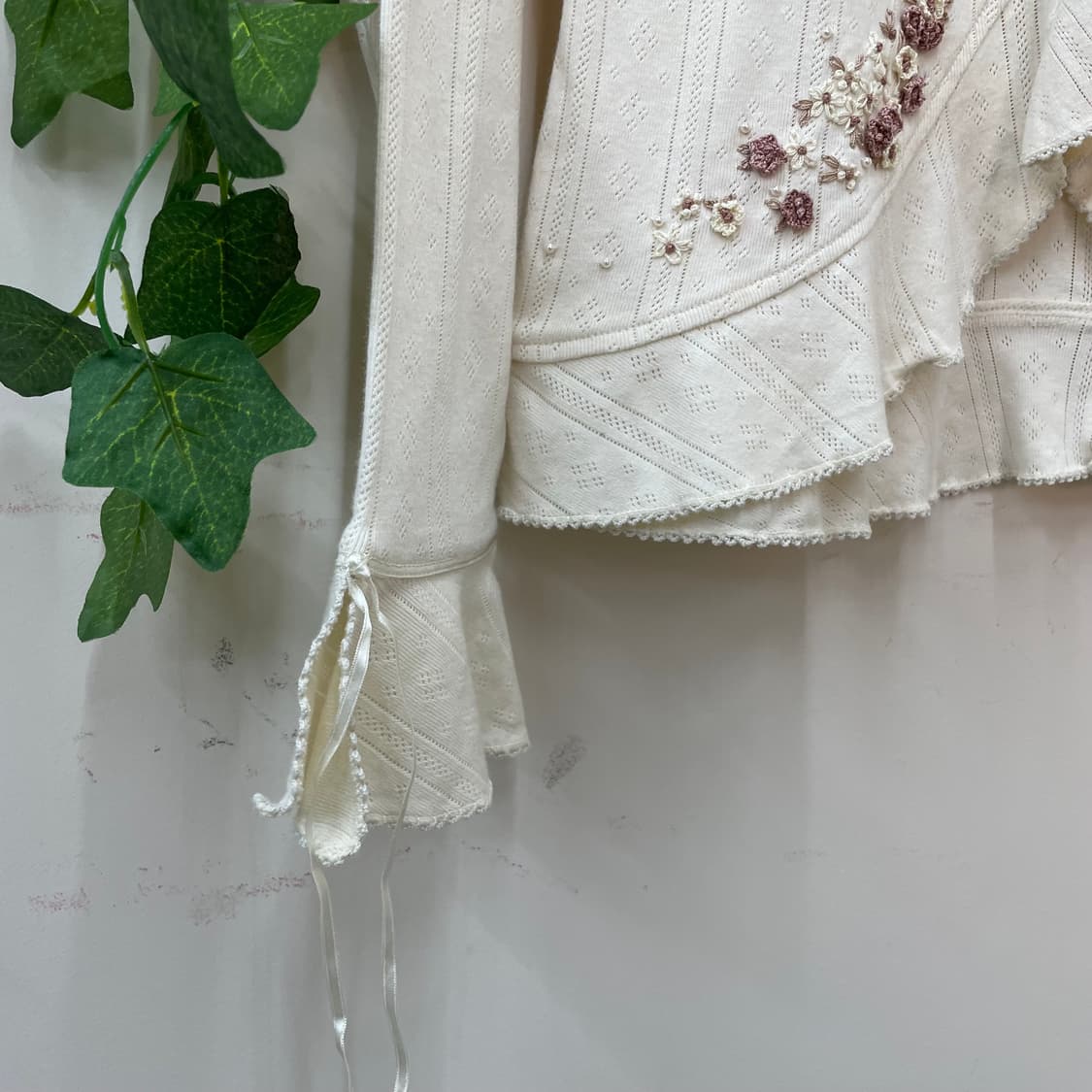 히메갸루 여리 아이보리 플라워 자수 프릴 가디건 상품이미지3