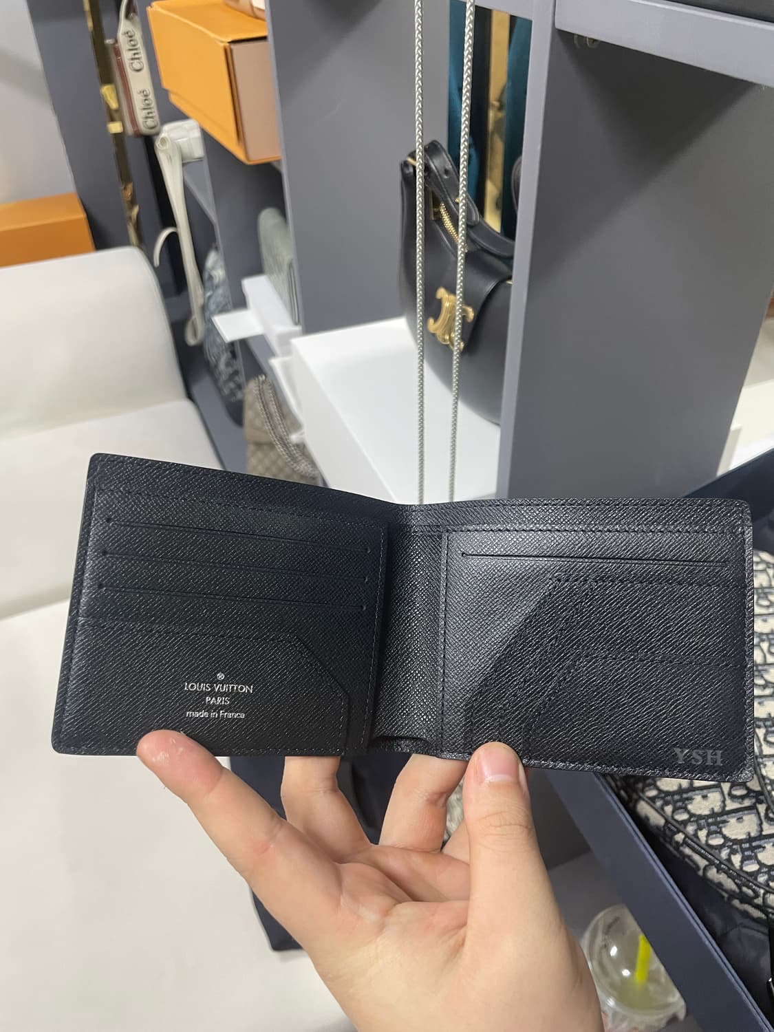 루이비통 타이가 슬렌더 월릿 블랙 반지갑 상품이미지3