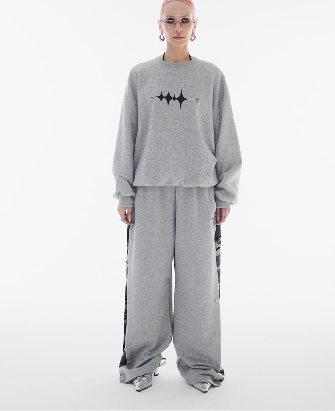 트렌스폼 사이드 스냅 배색 와이드 팬츠 그레이  상품이미지4