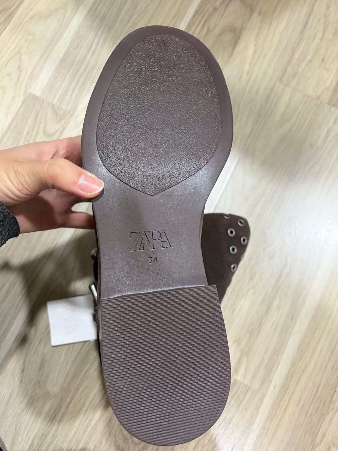 (새상품)자라 스웨이드 스터드 앵클부츠 245(38) 상품이미지7