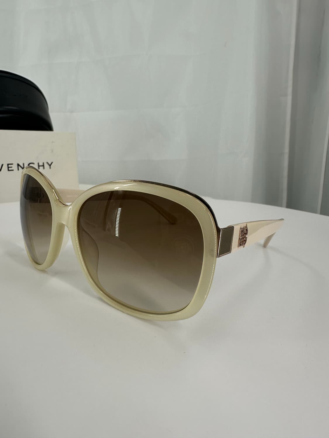 [새상품 무료배송] 정품 지방시 Made in Italy 선글라스 상품이미지2