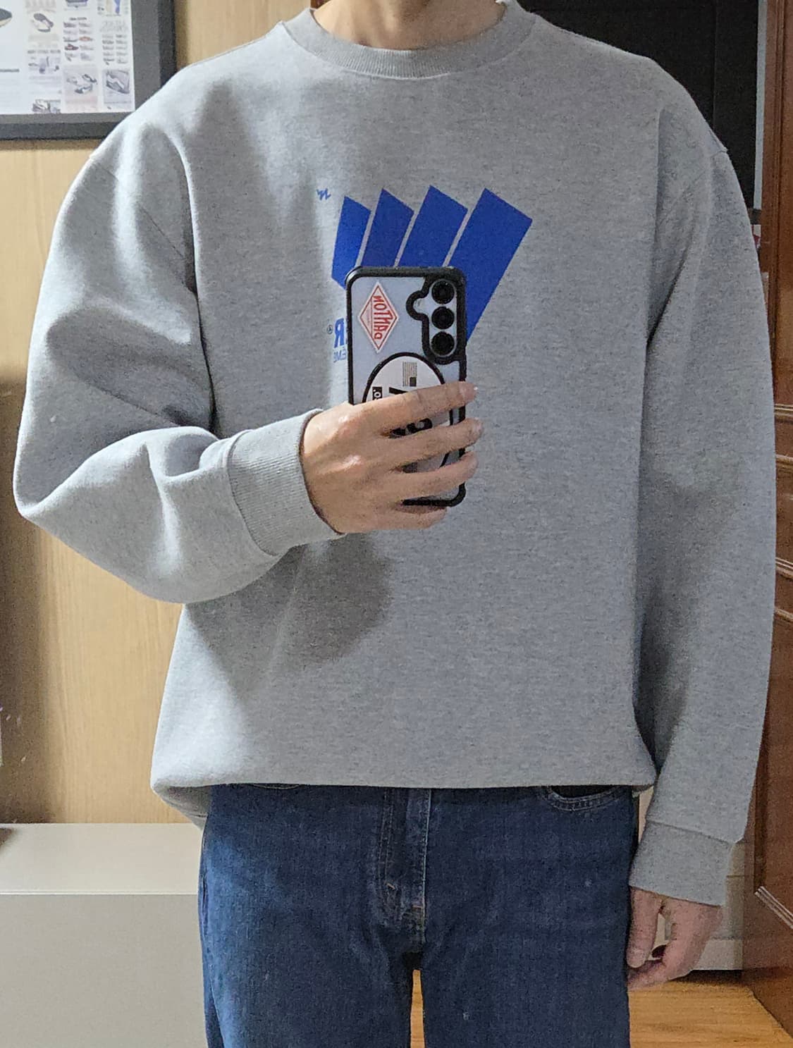 (착샷) 아더에러 볼록 로고 스웻 티셔츠 맨투맨  상품이미지8