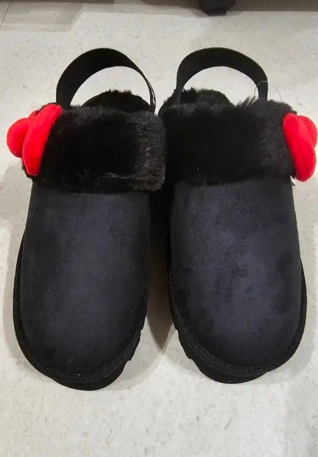 일본정품 아베일 헬로키티 검정색 리본 장식 털 슬리퍼 어그 M사이즈 상품이미지2