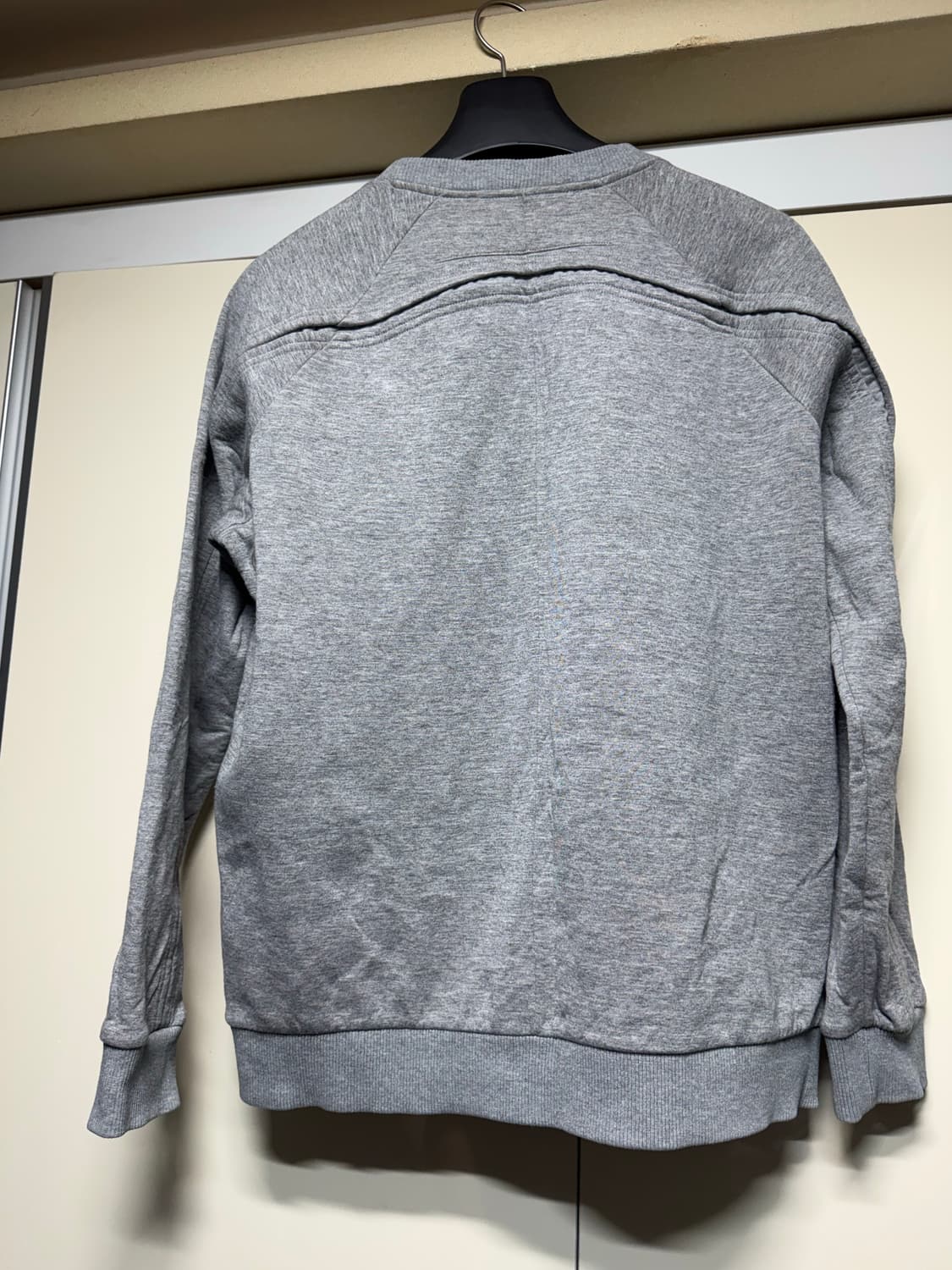 지방시 16SS 백슬릿 스웻셔츠 상품이미지2