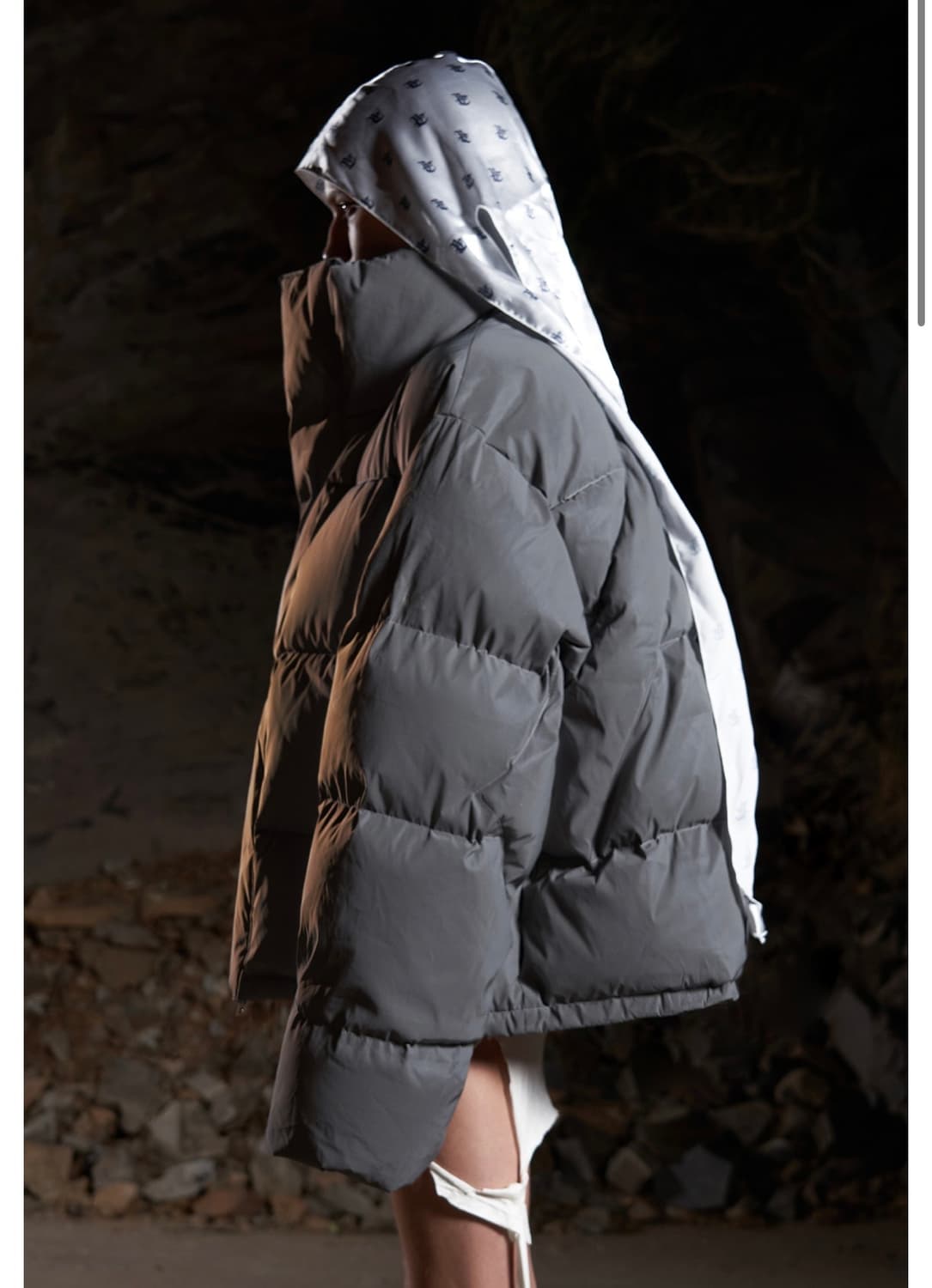 EMBROIDERED OVERSIZE PUFFER JACKET GRAY 상품이미지6