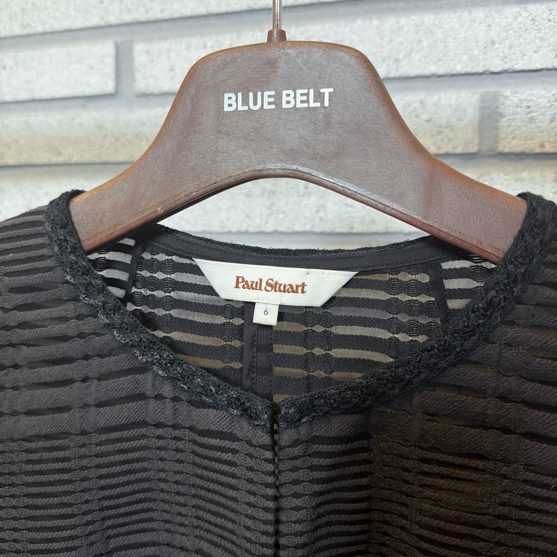 폴스튜어트 시스루 엠보싱 니트가디건 히든후크 텍스처 위빙 디테일 블랙 상품이미지6