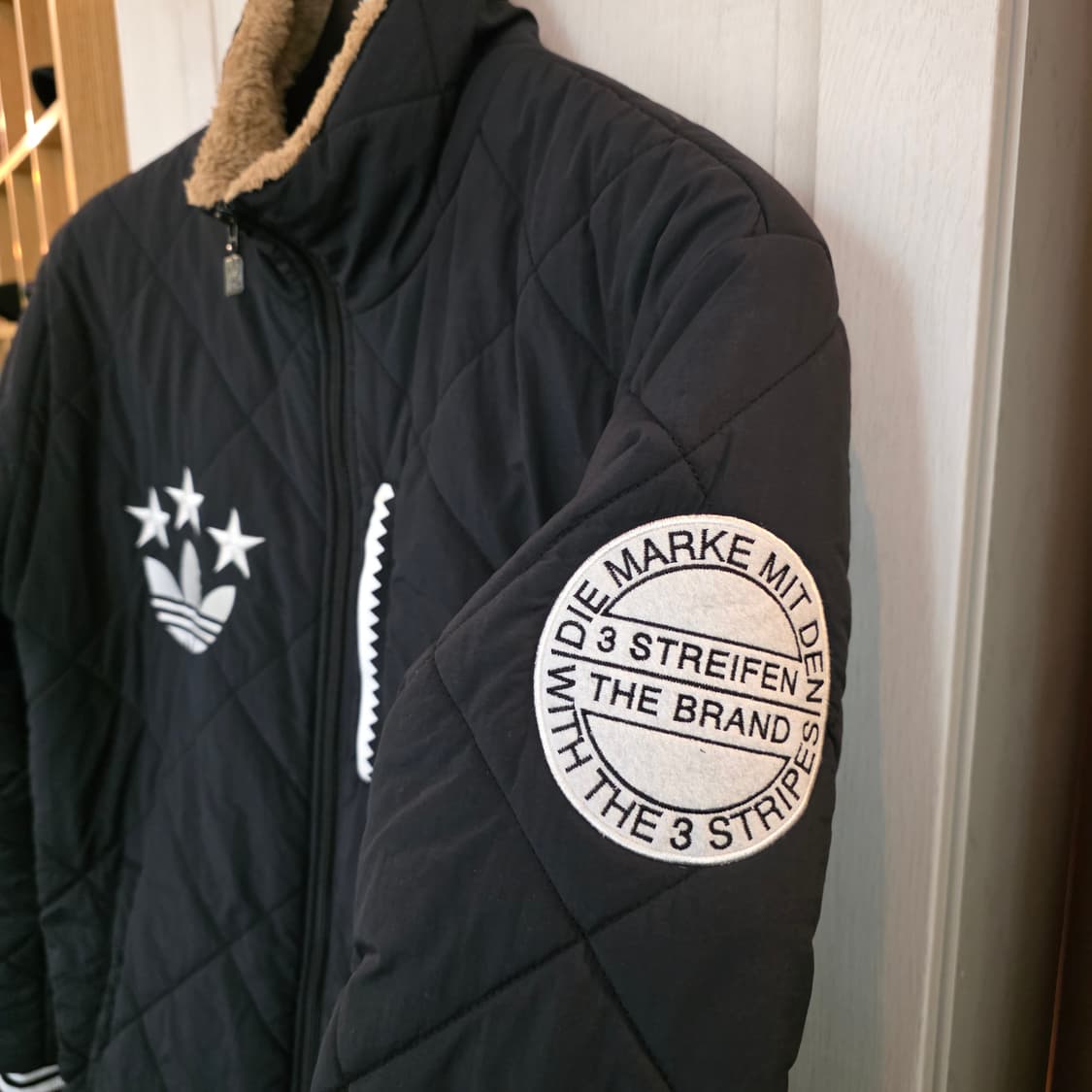 아디다스 블랙 퀼팅 자켓 상품이미지3