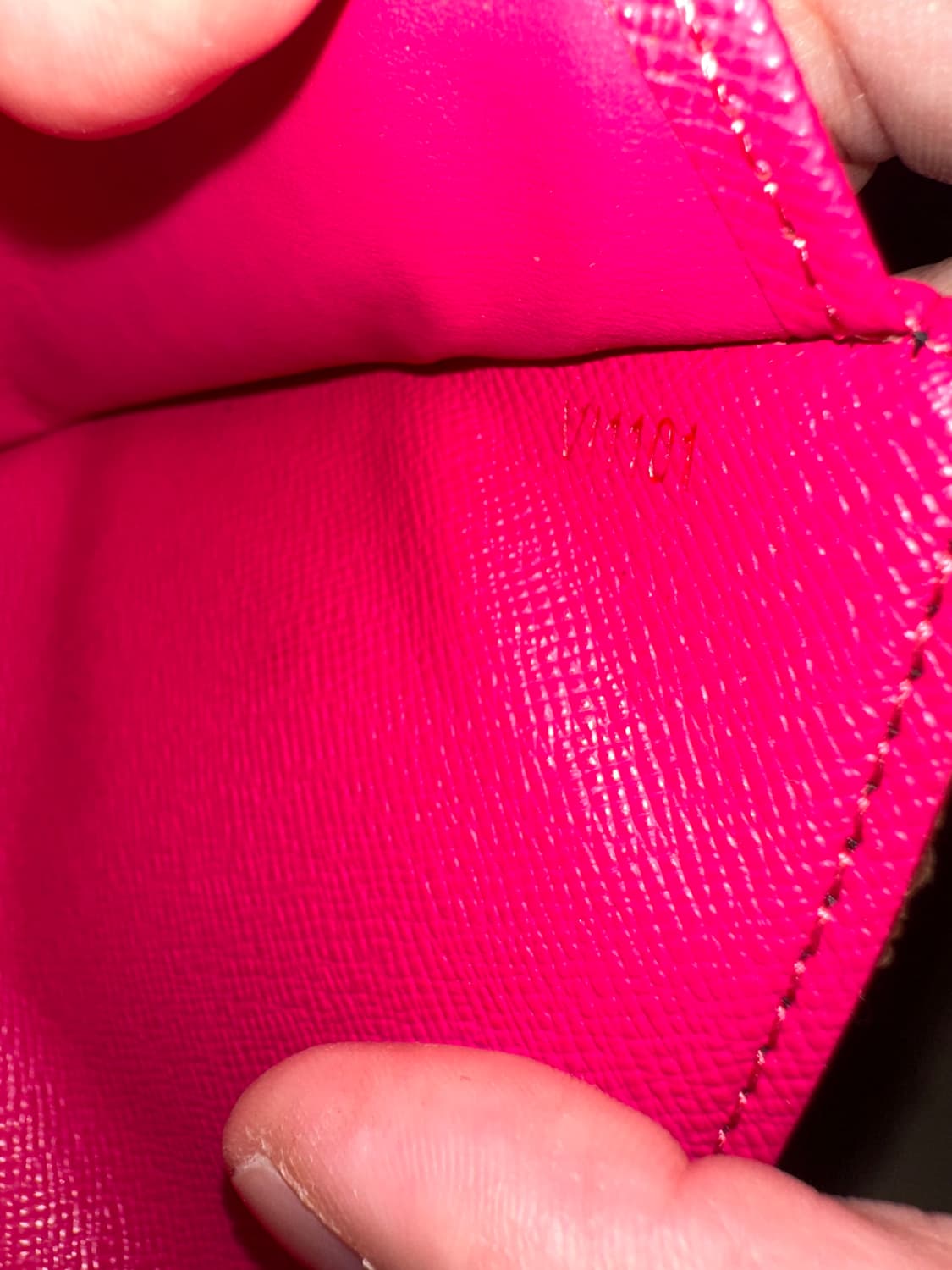 루이비통 멀티컬러 중지갑 상품이미지8