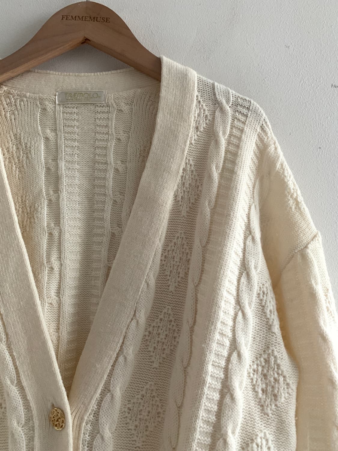 Twist Gold Button Knit Cardigan 상품이미지3