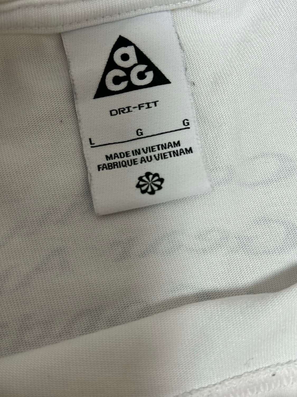 나이키 ACG 화이트 볼텍스 티셔츠 상품이미지4