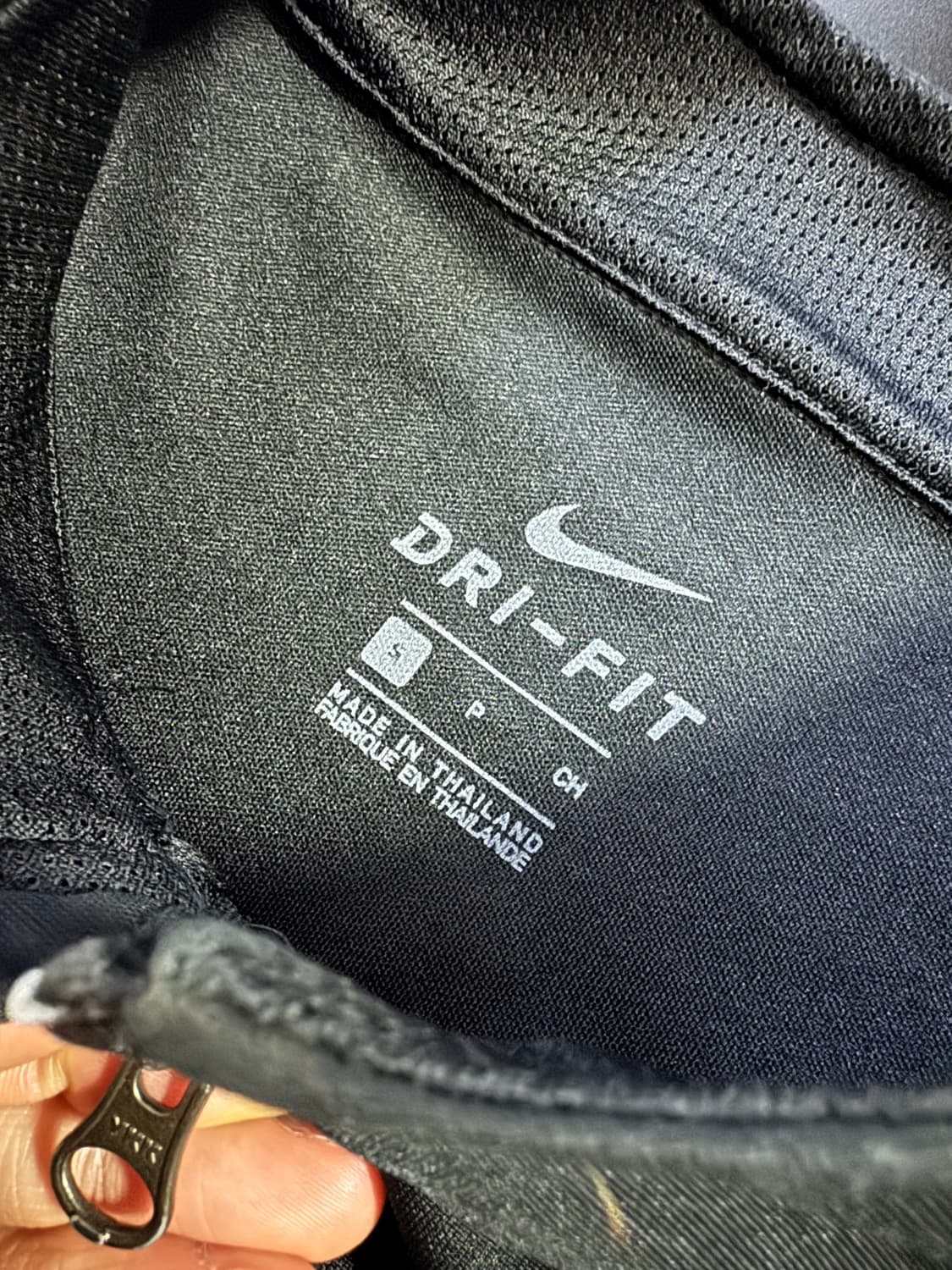 여성 나이키 드라이핏 스우시 집업 져지 S 블랙 상품이미지3