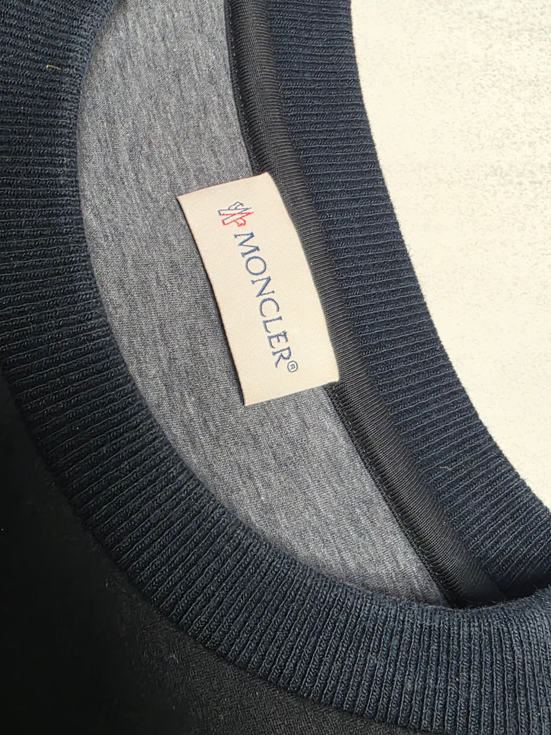 몽클레어 블랙 스타 로고 맨투맨 S 상품이미지3