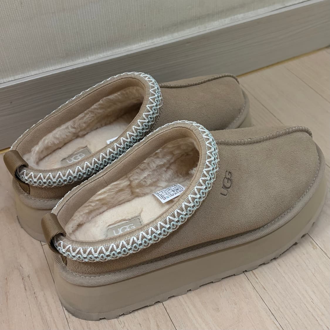 어그 타즈ll 플랫폼 슬리퍼 샌드 230 상품이미지3