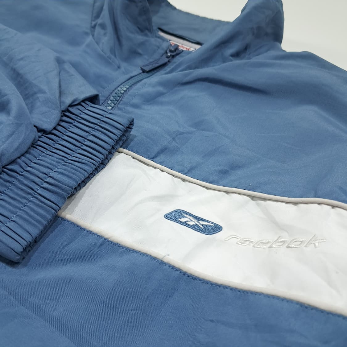 CL715 XL 리복 90s 스페인판 올드스쿨 블루 바람막이 자켓 상품이미지3