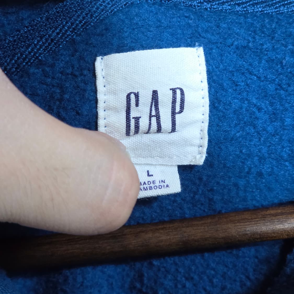 갭 딥블루 빅로고 자수 약기모 후드집업 상품이미지9