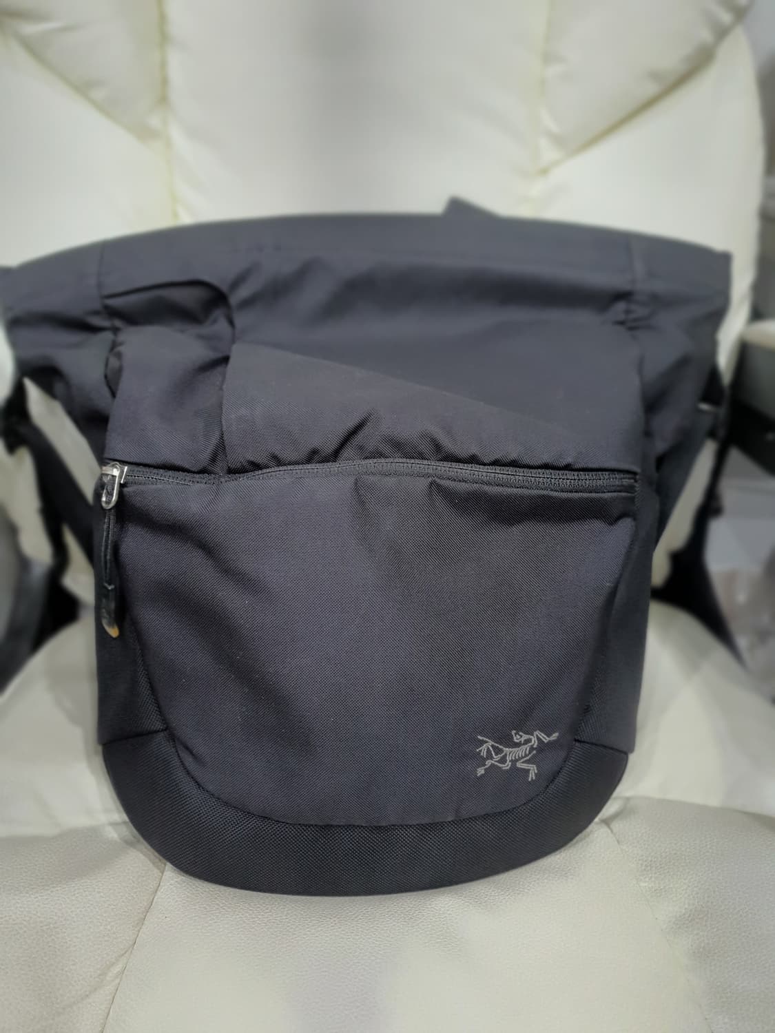 아크테릭스 헬리아드 크로스백 상품이미지1