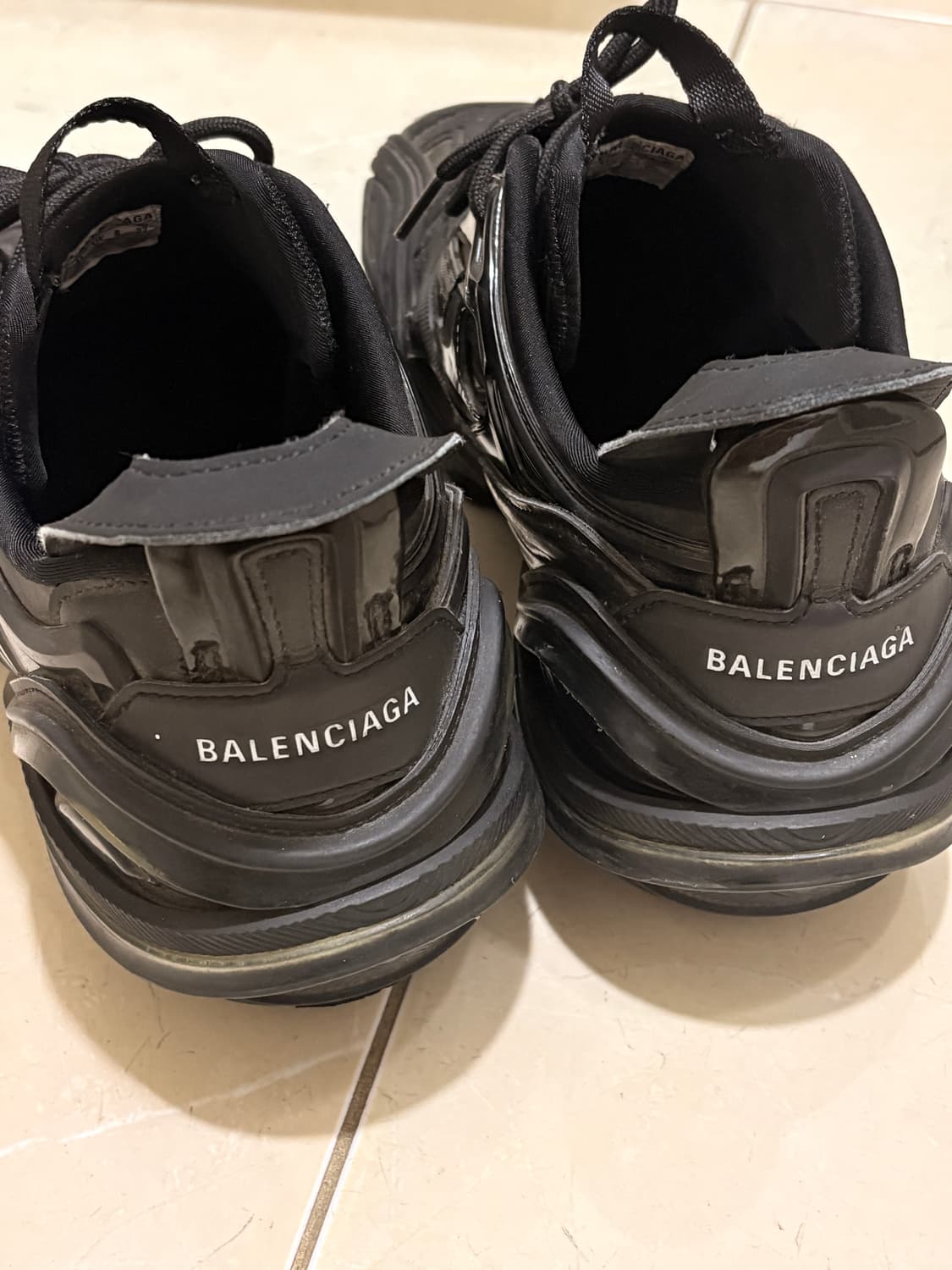 발렌시아가 타이렉스 블랙(270) 상품이미지3