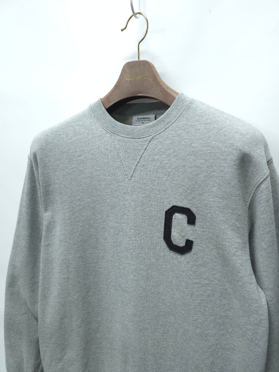 커버낫 남성 C패치로고 맨투맨 상품이미지3