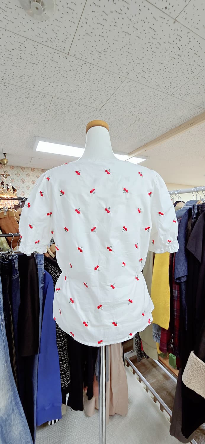 [S] 플라스틱아일랜드 체리 자수 블라우스 상품이미지3