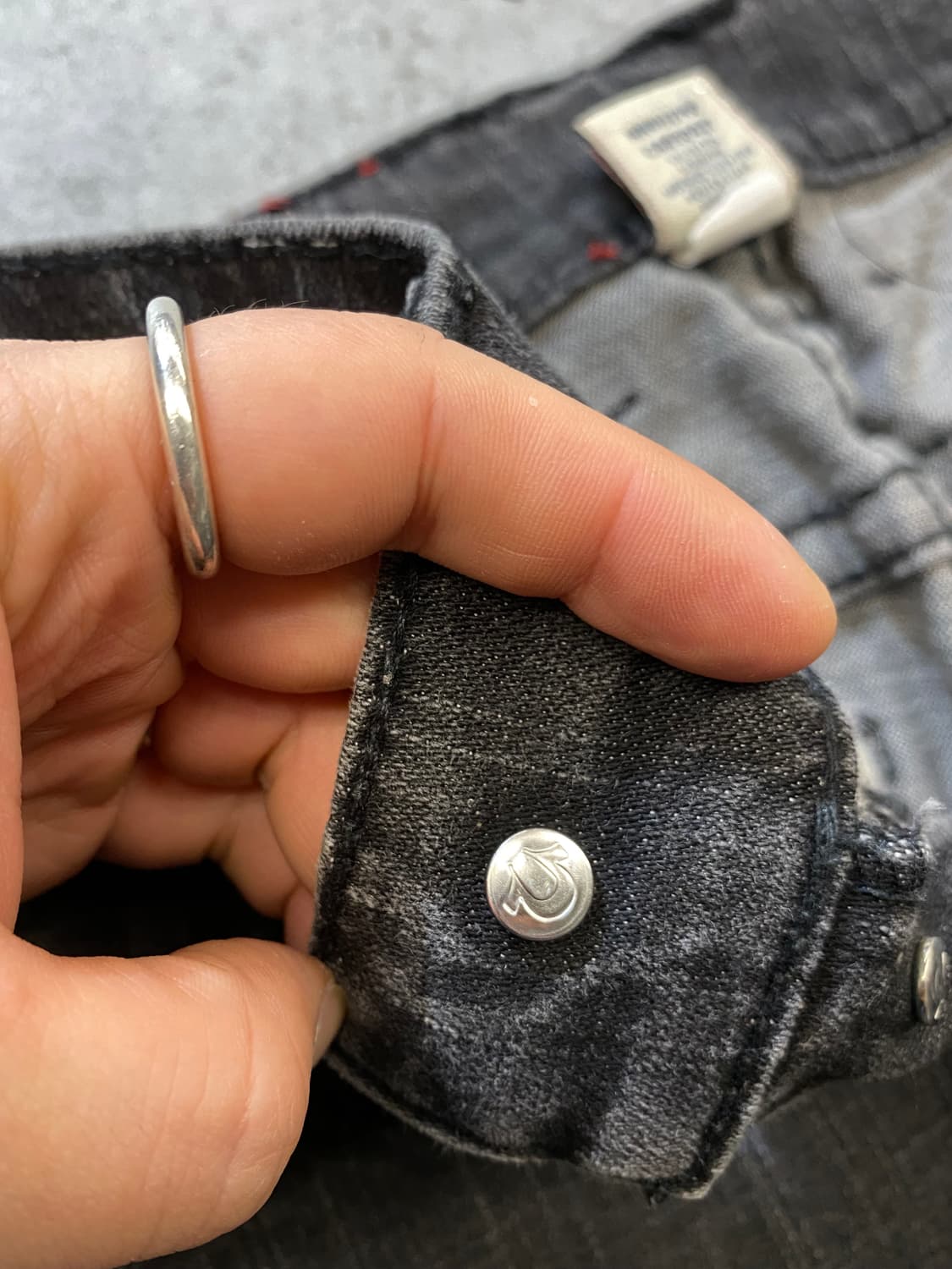 [31] True Religion 트루릴리전 블랙 워시드 데님팬츠 상품이미지8