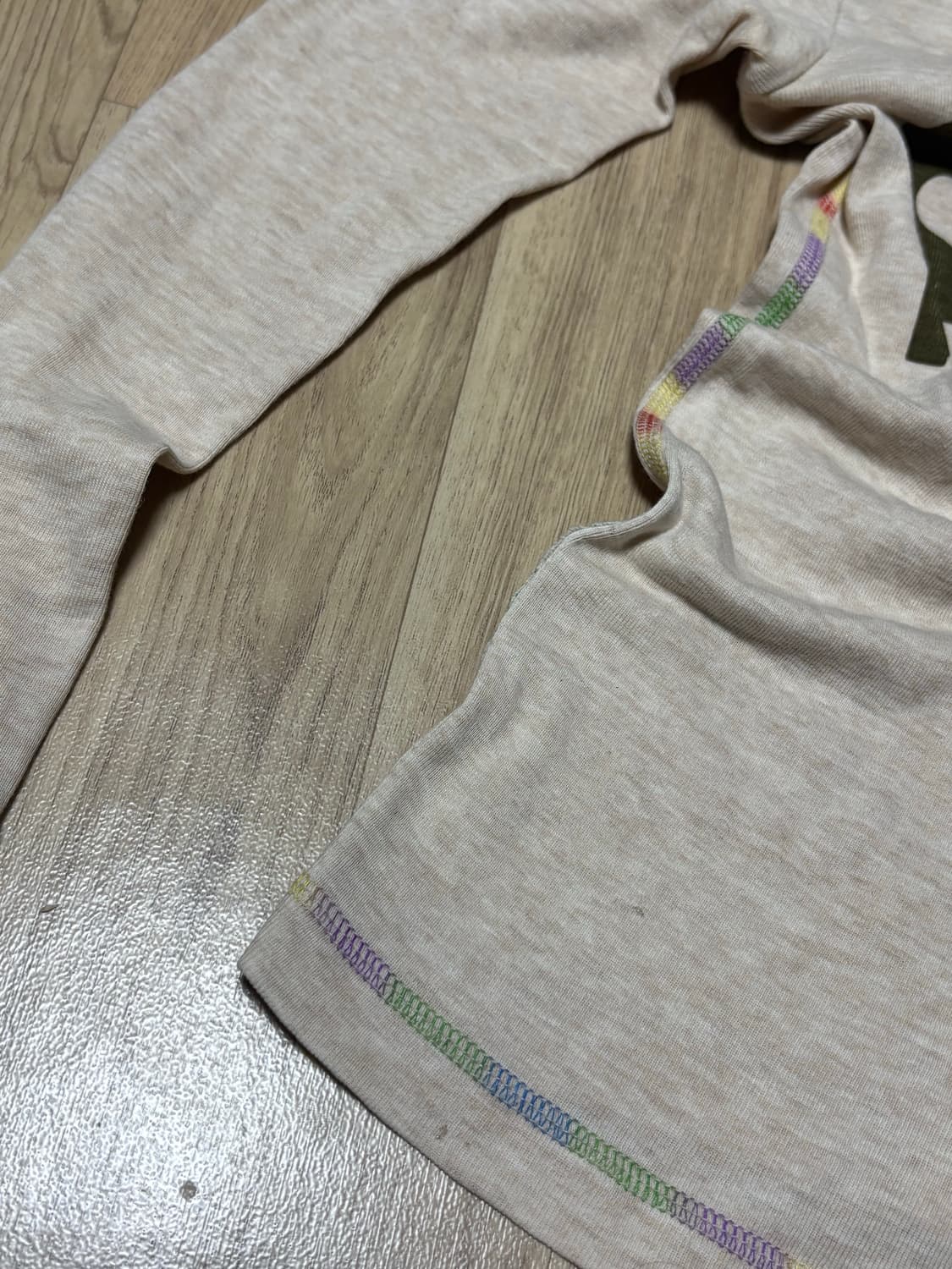 히스테릭글래머 오트밀베이지 프린팅 오버로크 롱슬리브 상품이미지2