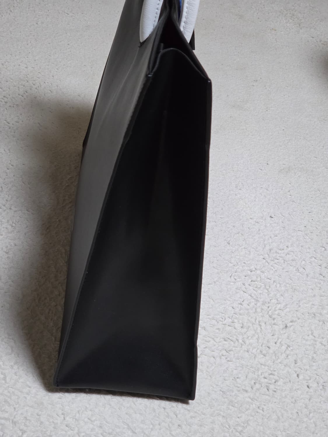 아더에러 쇼퍼백 느와르 새제품 팝니다 상품이미지5