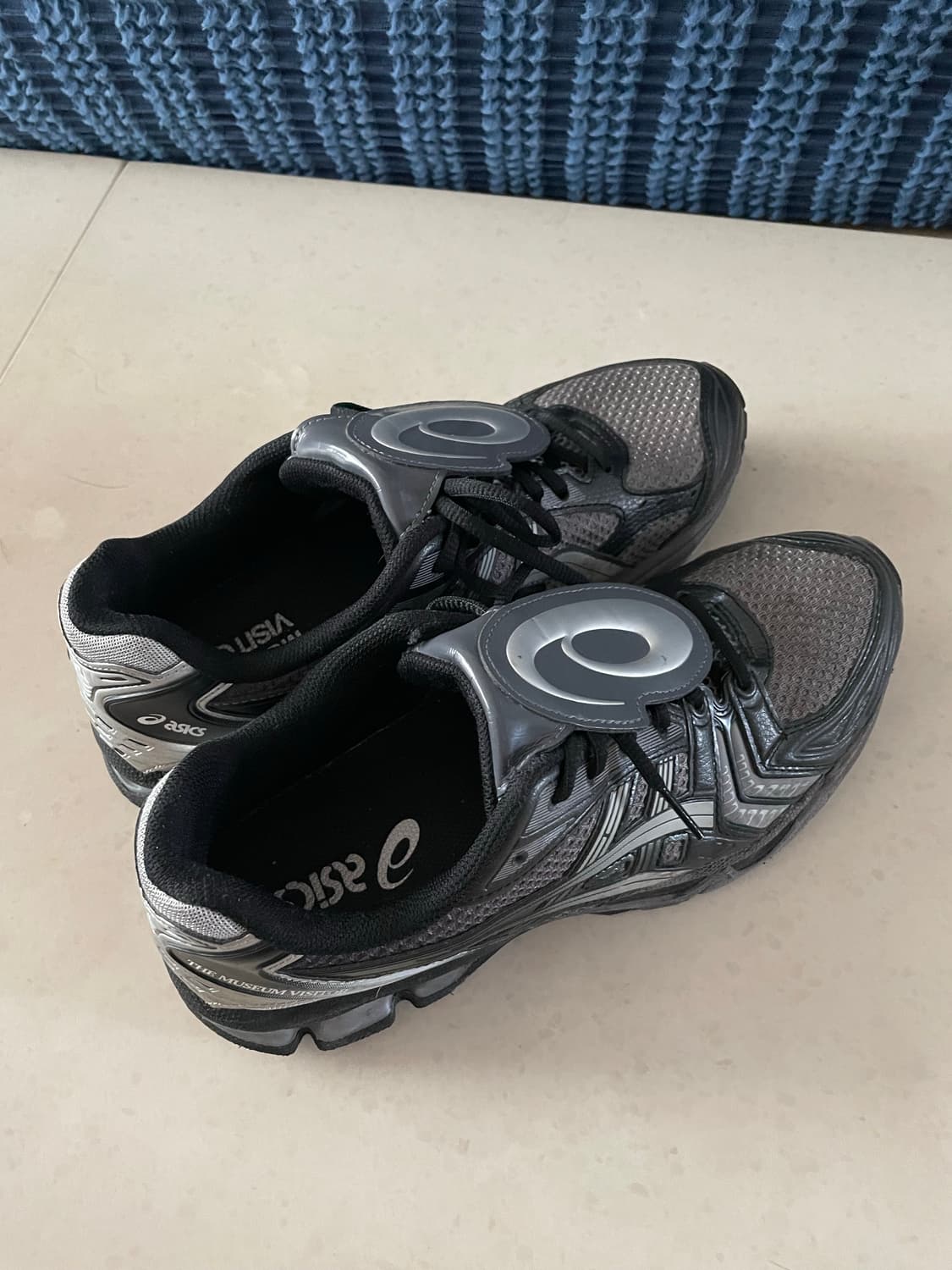 아식스 x 더뮤지엄비지터 젤카야노 14 클레이 그레이 글레이셔 그레이 상품이미지2