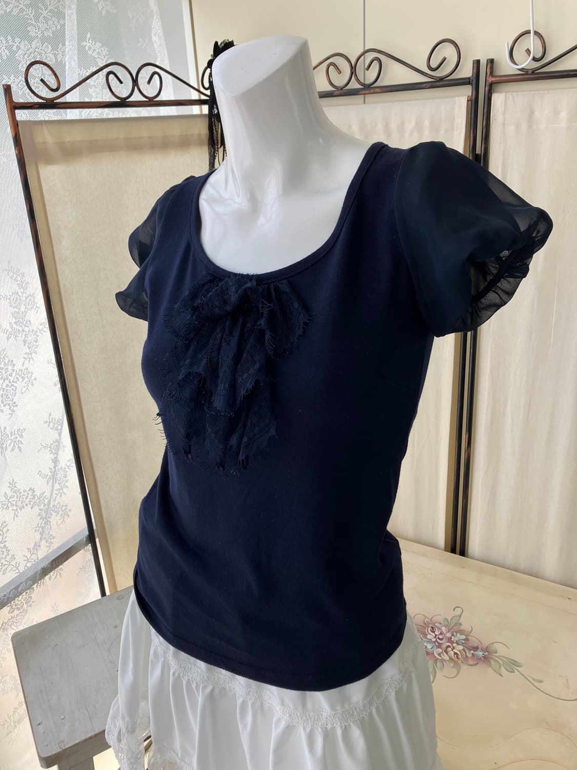 navy lace shirring ribbon half blouse 상품이미지1