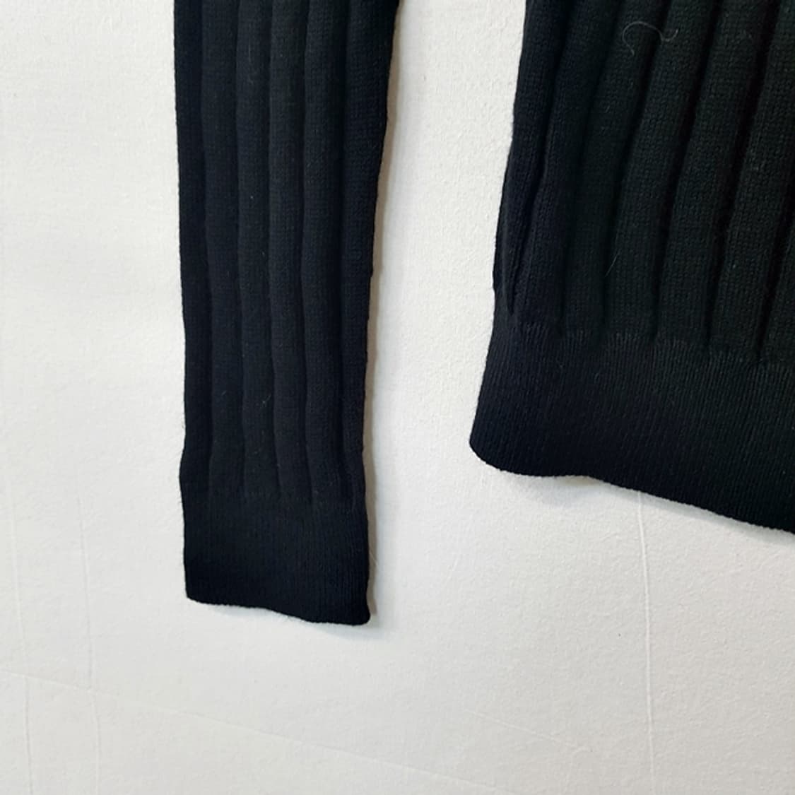 [새상품] 유니클로 코튼 캐시미어 스웨터 블랙 상품이미지3