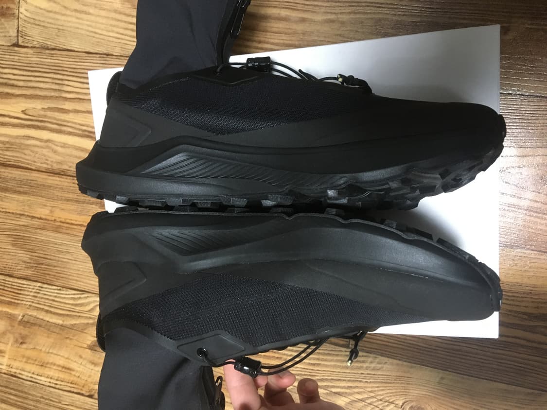 데상트 유스 시프트 트레일 블랙 판매합니다  상품이미지3