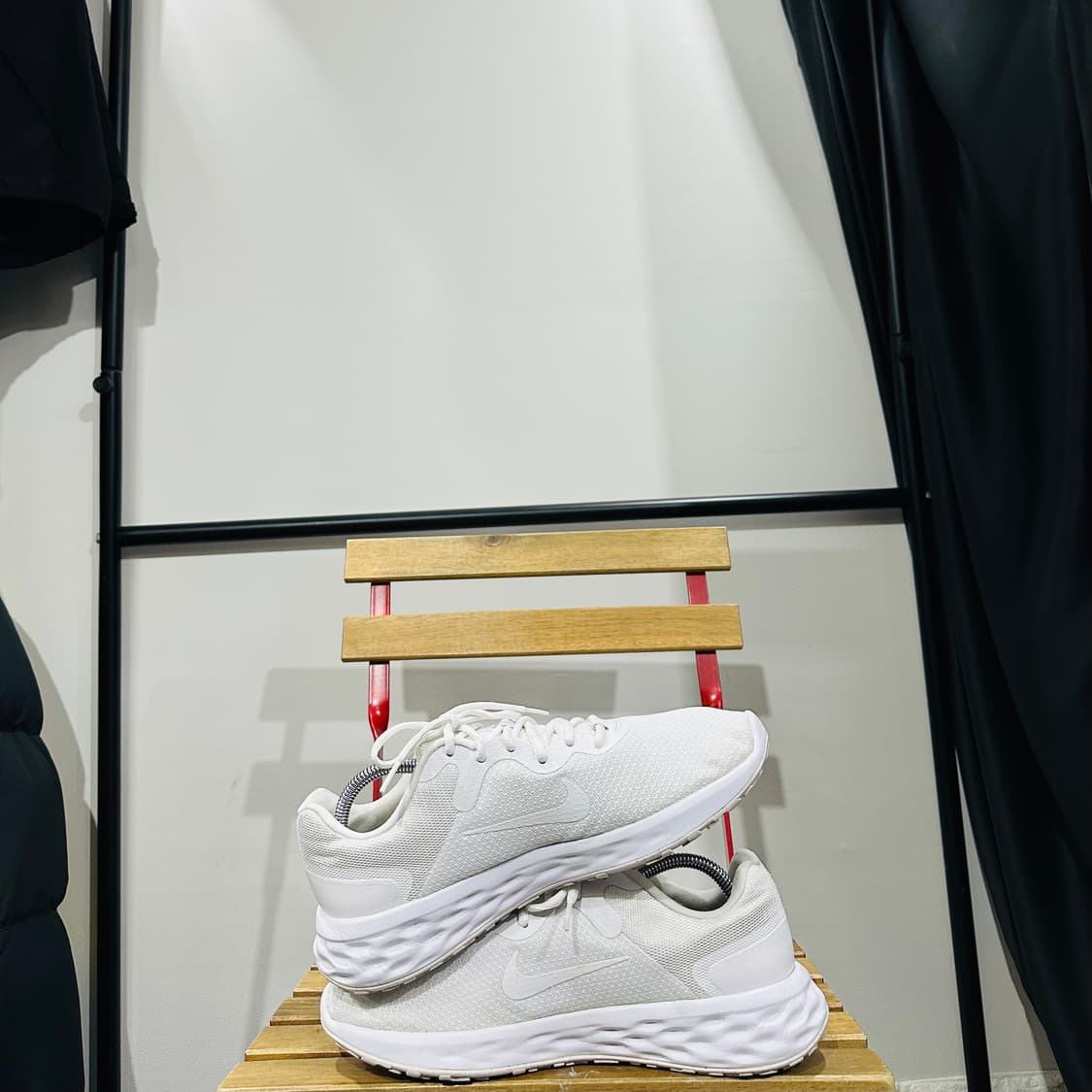 275) 나이키 운동화 남성 남자 런닝화 레볼루션 화이트 상품이미지7