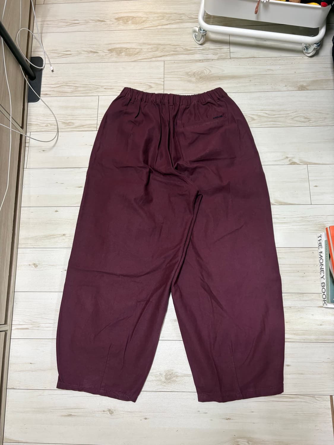 앵글런 long tuck wing balloon pants 버건디 상품이미지8