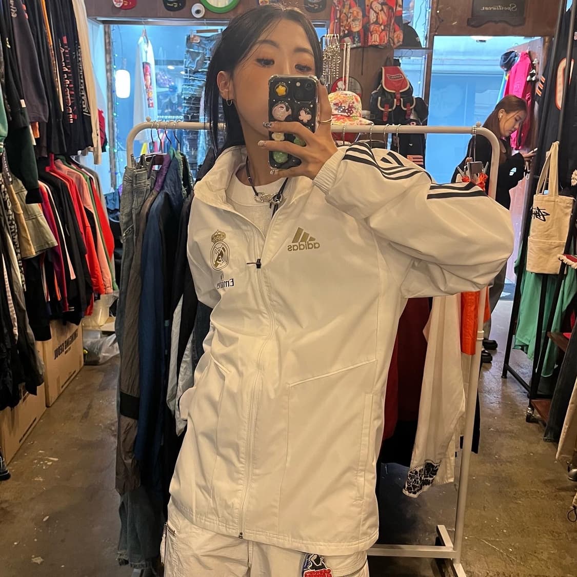 Adidas X Real Madrid 바람막이 상품이미지6