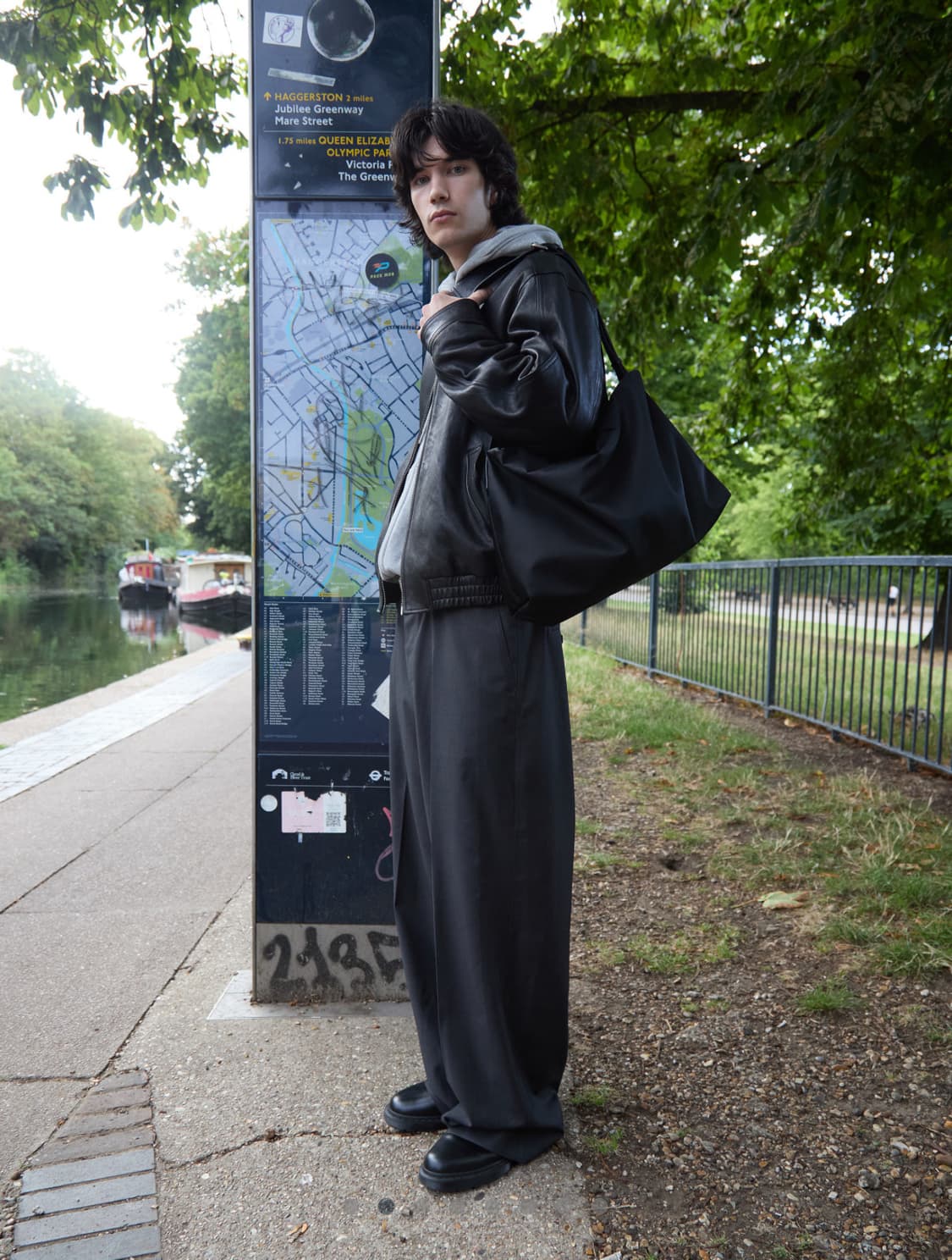LOWCLASSIC Lc LARGE BELTED BOX BAG_BLACK 상품이미지1
