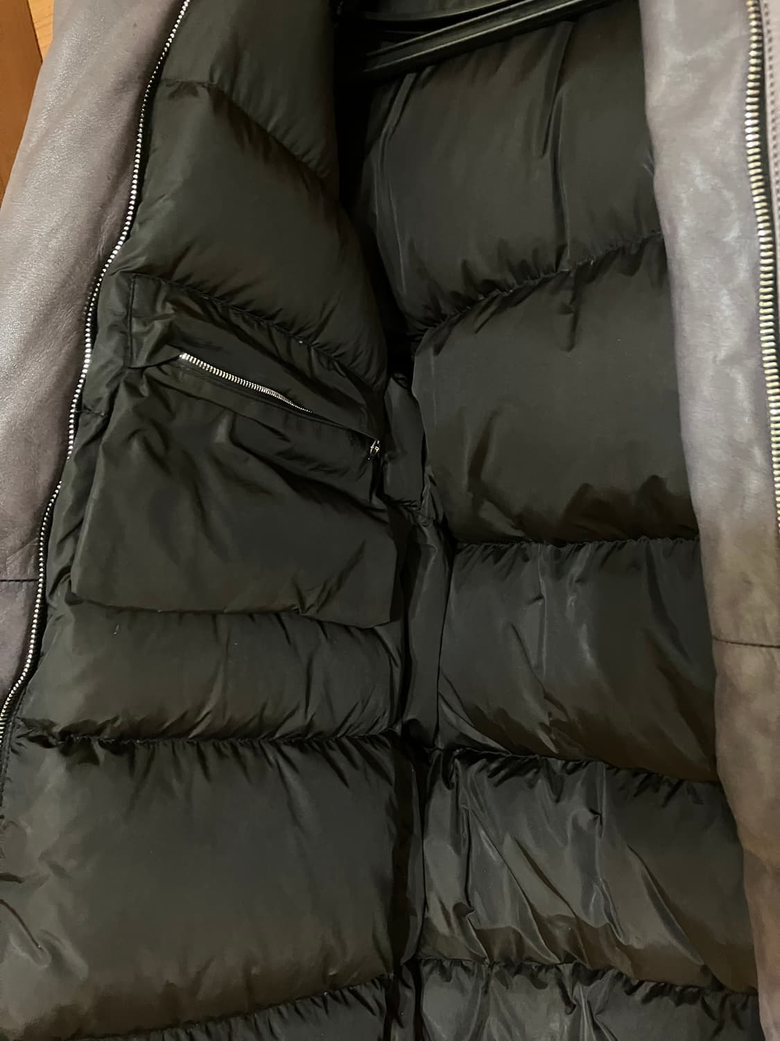 로에베 가죽 구스다운 패딩 상품이미지5