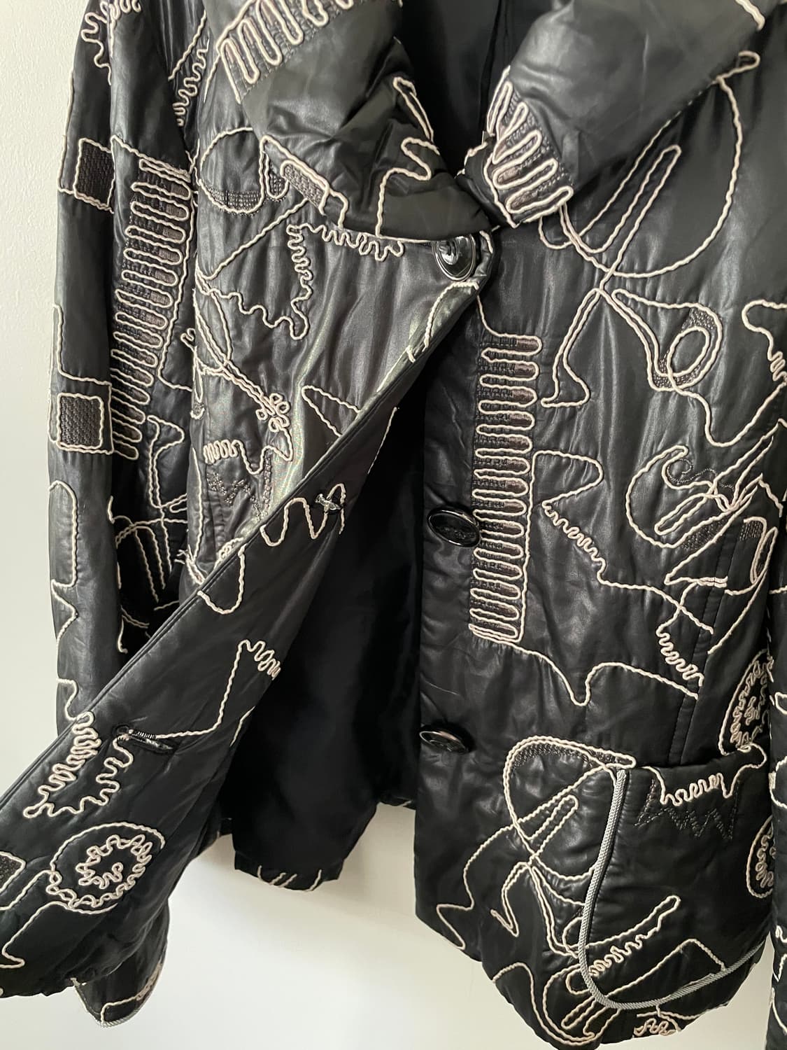 embroidered patterned padded jacket 상품이미지4