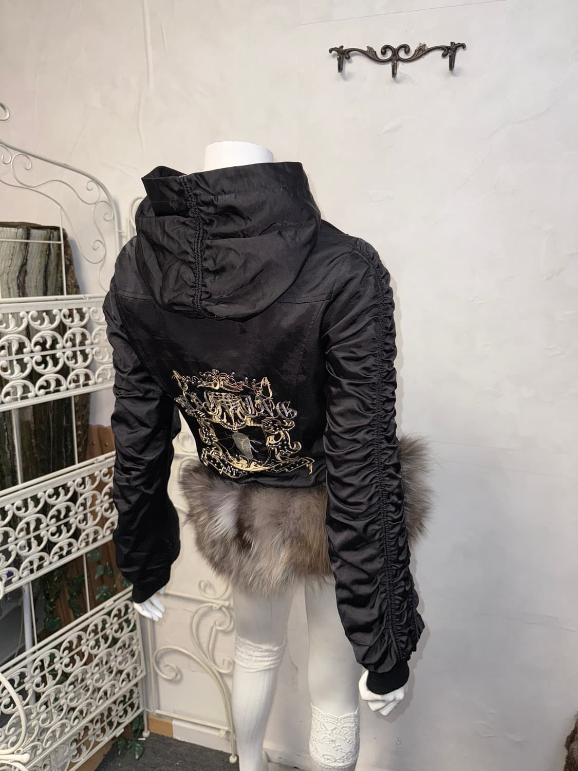 Black shirring embroidered stud 후드집업 상품이미지6