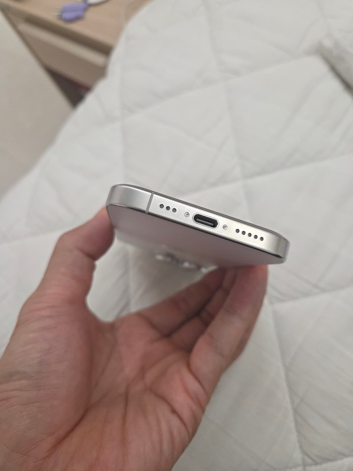 아이폰16프로 256gb 화이트 팔아요  상품이미지3