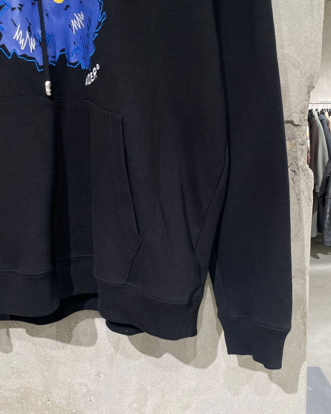 아더에러 20F/W 블랙 블러썸 후디 상품이미지5
