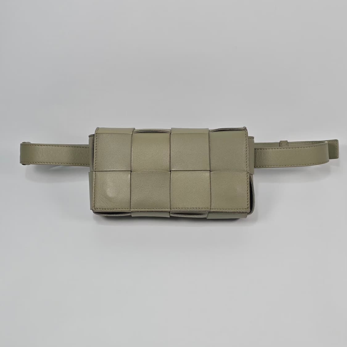 보테가베네타 카세트 벨트백 상품이미지2