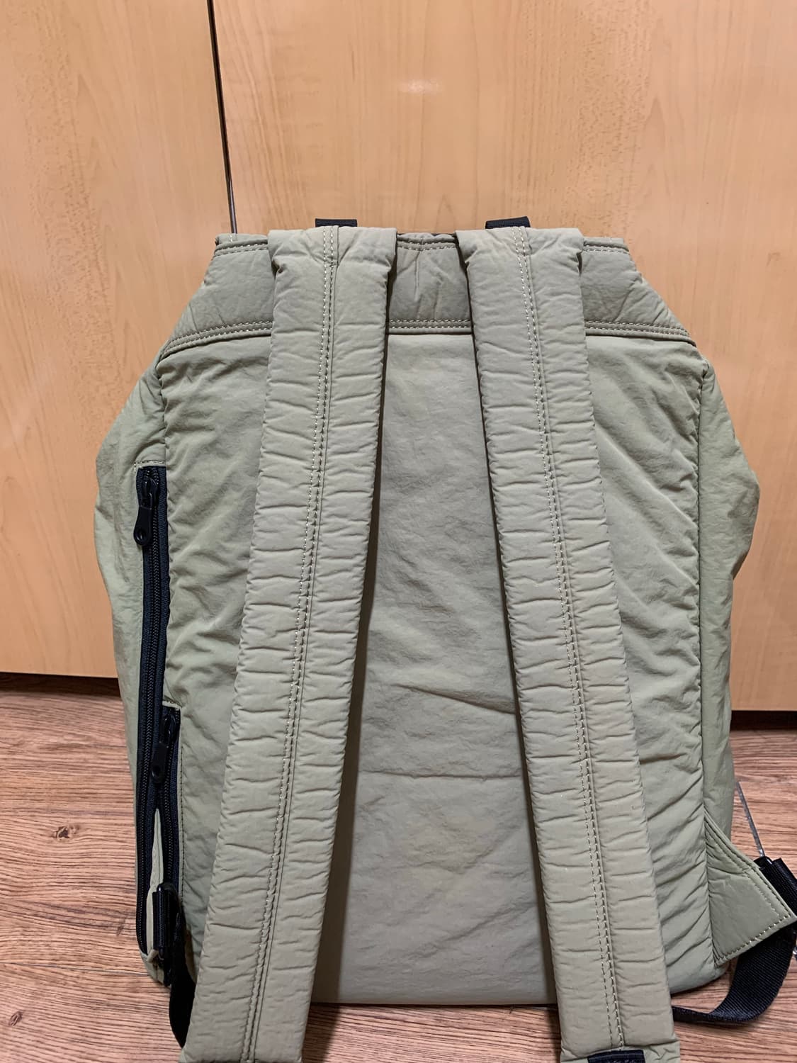 마지언타이틀 올데이백 럭색 백팩 베이지 상품이미지4