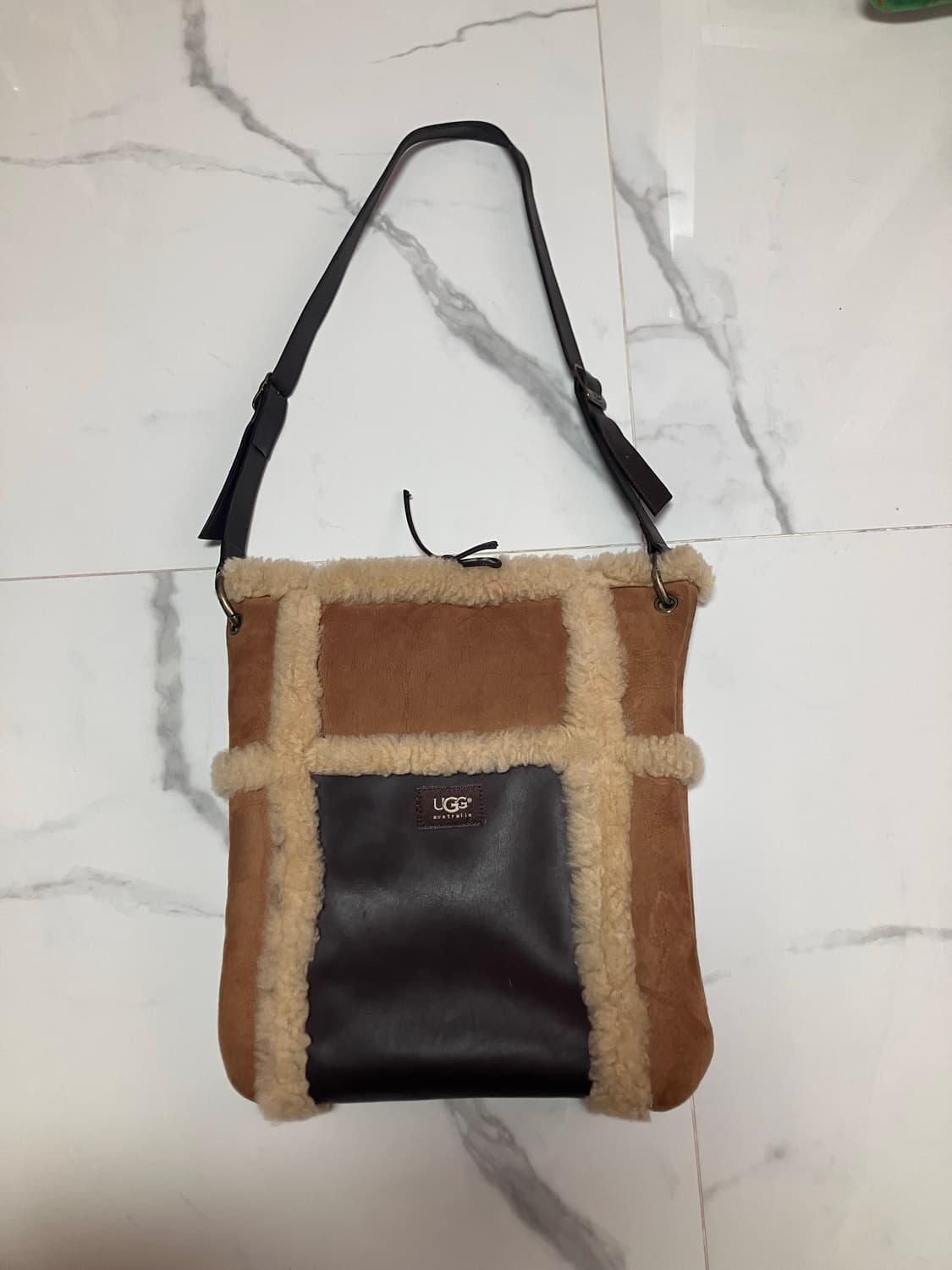 Y2K UGG 어그 크로스백 숄더백 양털가방 상품이미지1