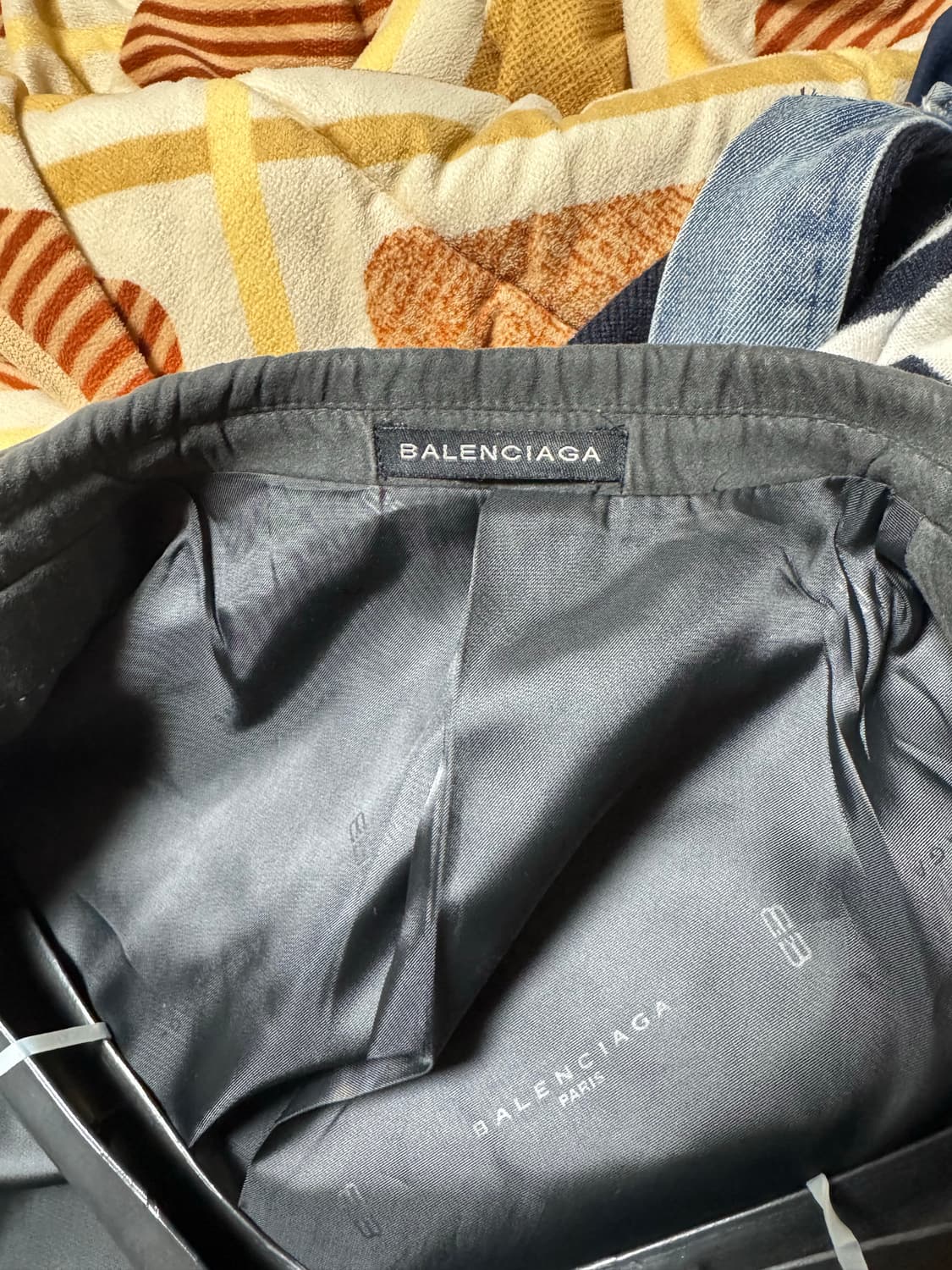 발렌시아가 99s 스웨이드 블레이저 상품이미지3