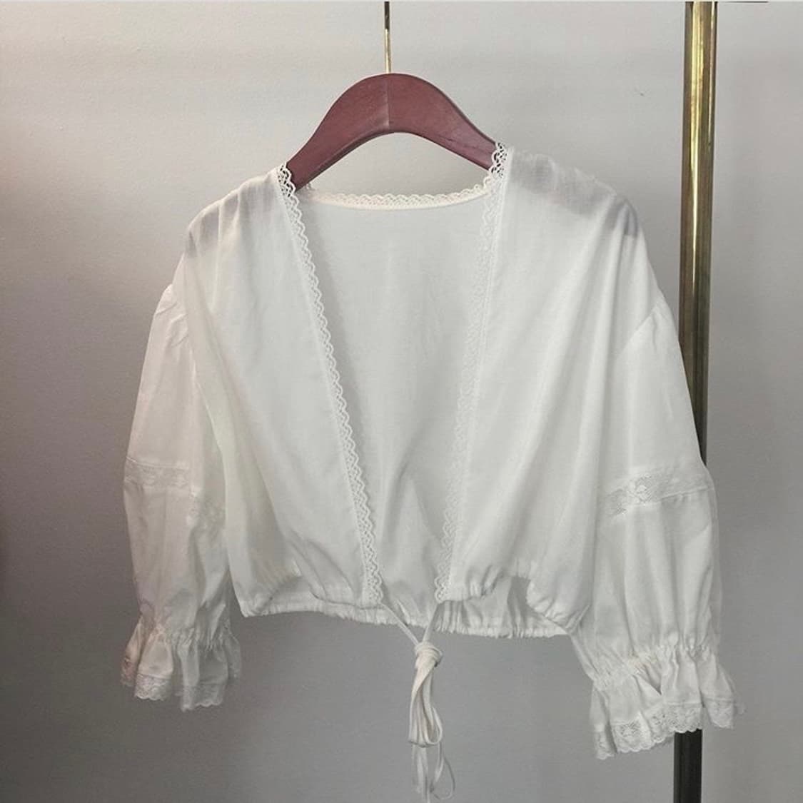 freckle sora blouse 프레클 랩 레이스 퍼프 크롭 제니 상품이미지6