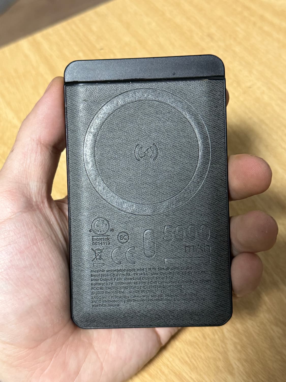 22FW 슈프림 맥세이프 모피 보조배터리 상품이미지4