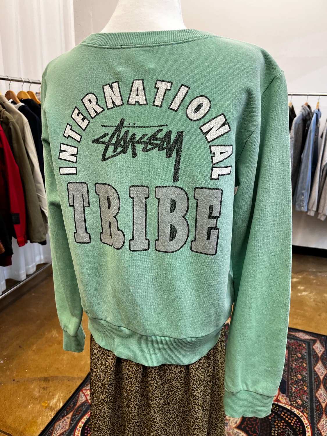 스투시 인터내셔널 트라이브 프린팅 크루넥 상품이미지1