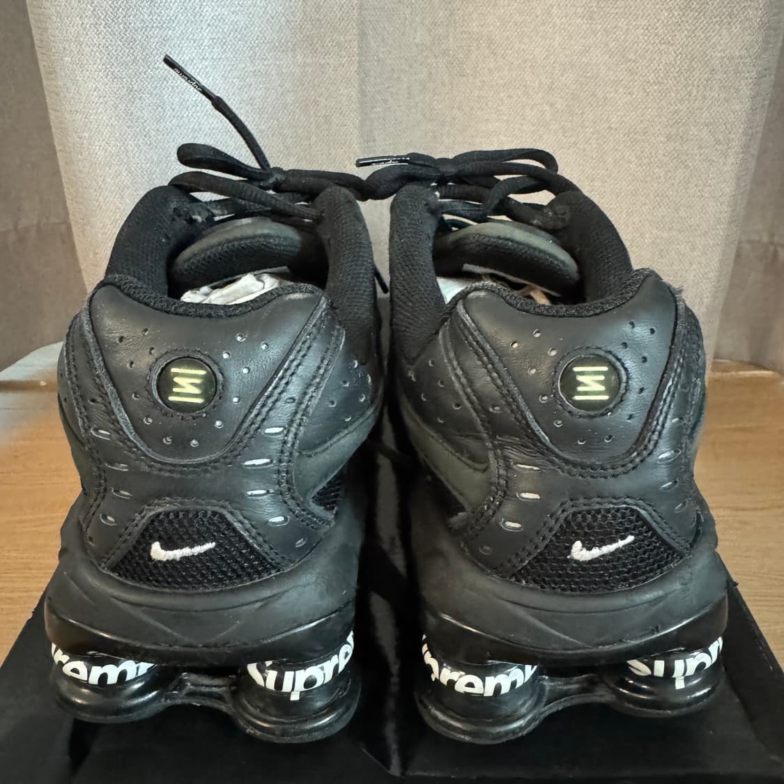 나이키 슈프림 샥스 라이드 블랙 260 사이즈 상품이미지4