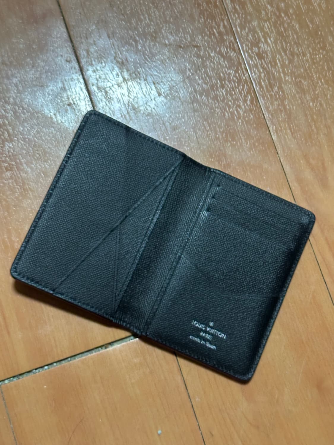 루이비통 에피 카드지갑 상품이미지2