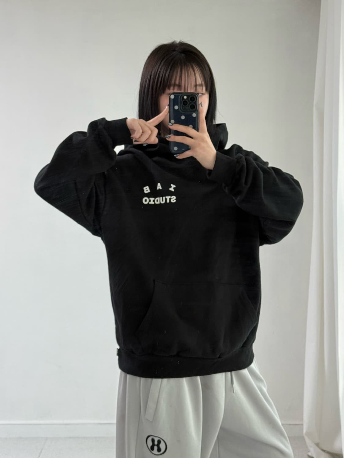 아이앱스튜디오 블랙 후드티 상품이미지2