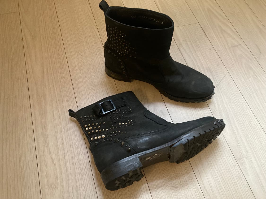 Studded Vintage Boots 상품이미지4